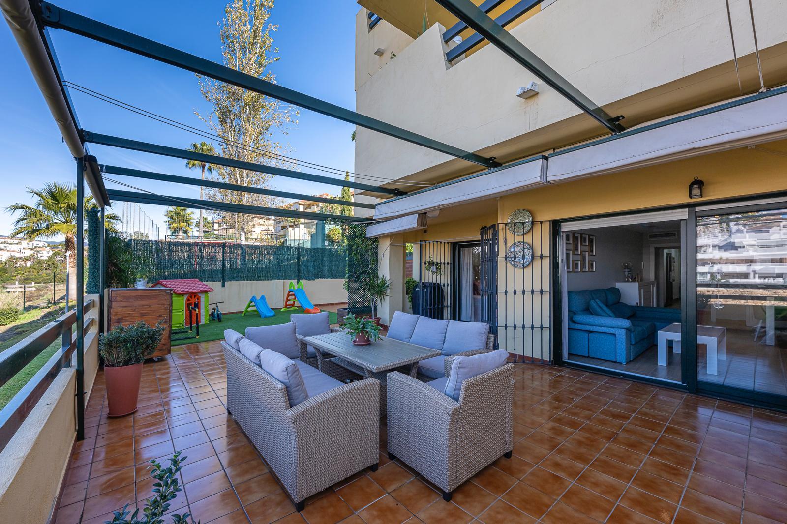 Impecable bajo reformado con 2 dormitorios, 2 baños y terraza de 122 m² – Selwo / Nueva Milla de Oro/ ESTEPONA - 10