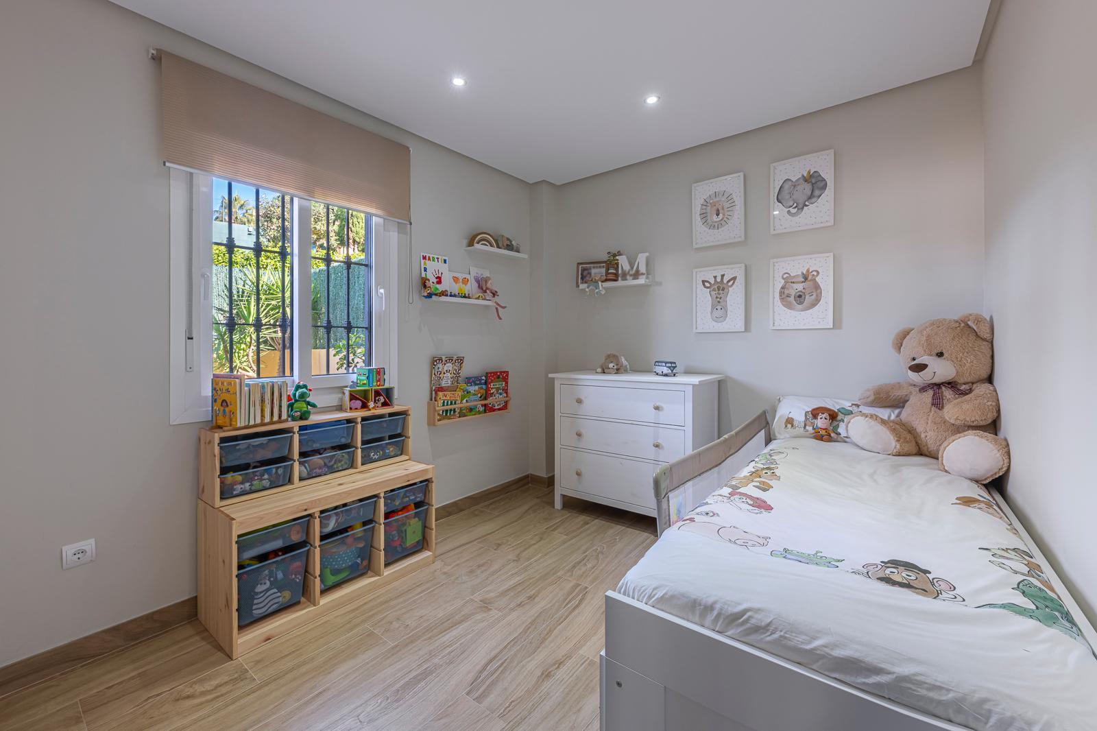 Impecable bajo reformado con 2 dormitorios, 2 baños y terraza de 122 m² – Selwo / Nueva Milla de Oro/ ESTEPONA - 27