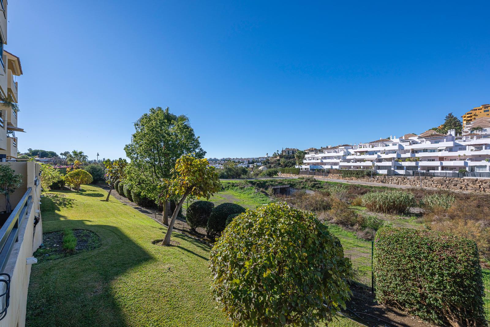 Impecable bajo reformado con 2 dormitorios, 2 baños y terraza de 122 m² – Selwo / Nueva Milla de Oro/ ESTEPONA - 7