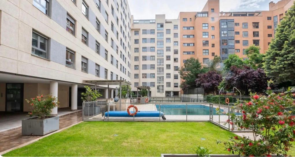 Piso en venta - Urbanización en Arganzuela  - 1