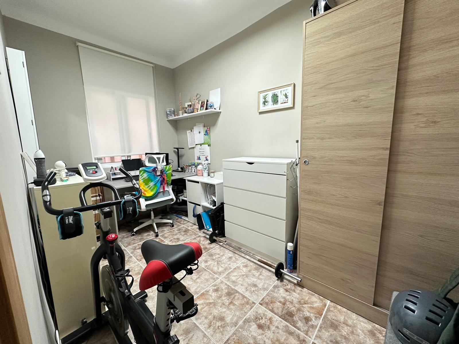 Piso en Venta -  C. Santa Pola, Alicante - 17