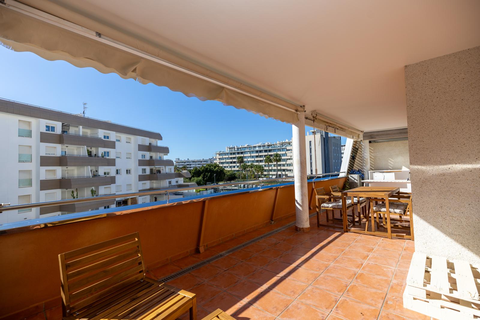 Piso en alquiler - Marina Botafoch | Piscina, pádel y parking - 17