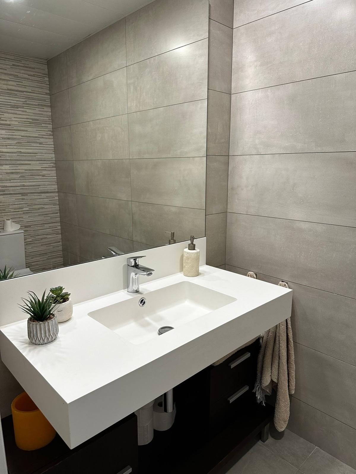 Exclusivo bajo con jardín privado en urbanización de alto nivel  - 26