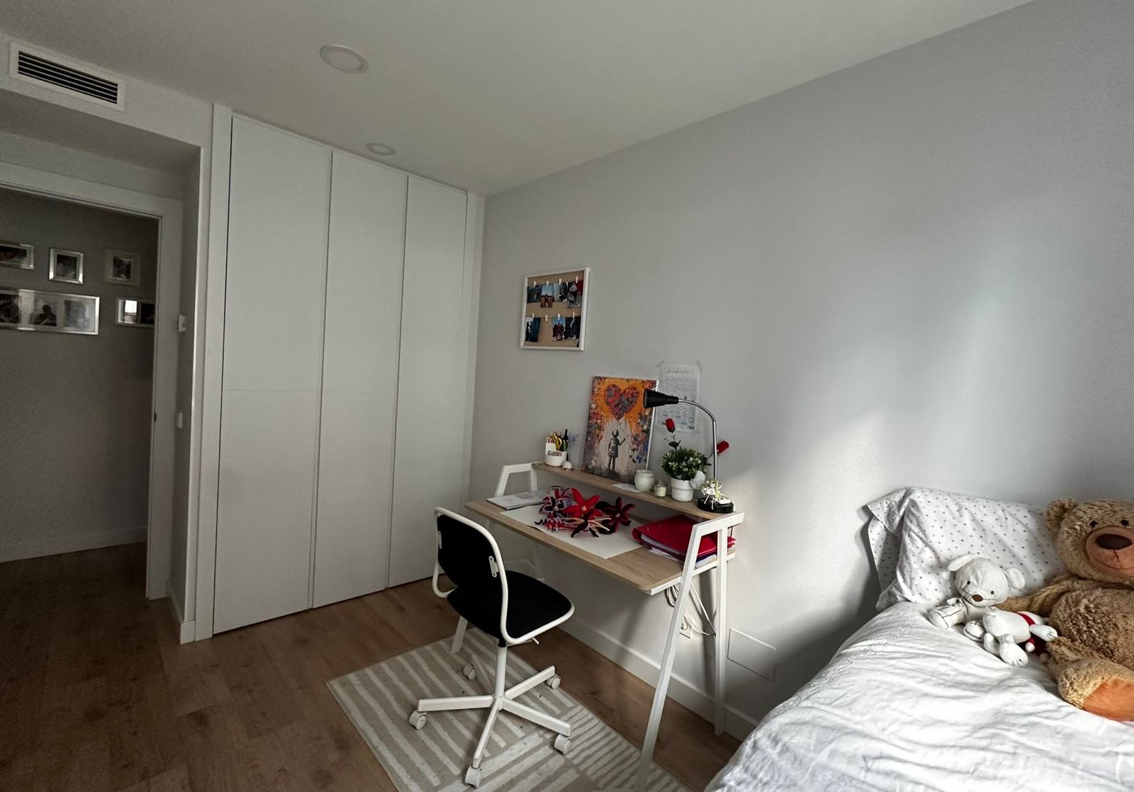 Exclusivo bajo con jardín privado en urbanización de alto nivel  - 19