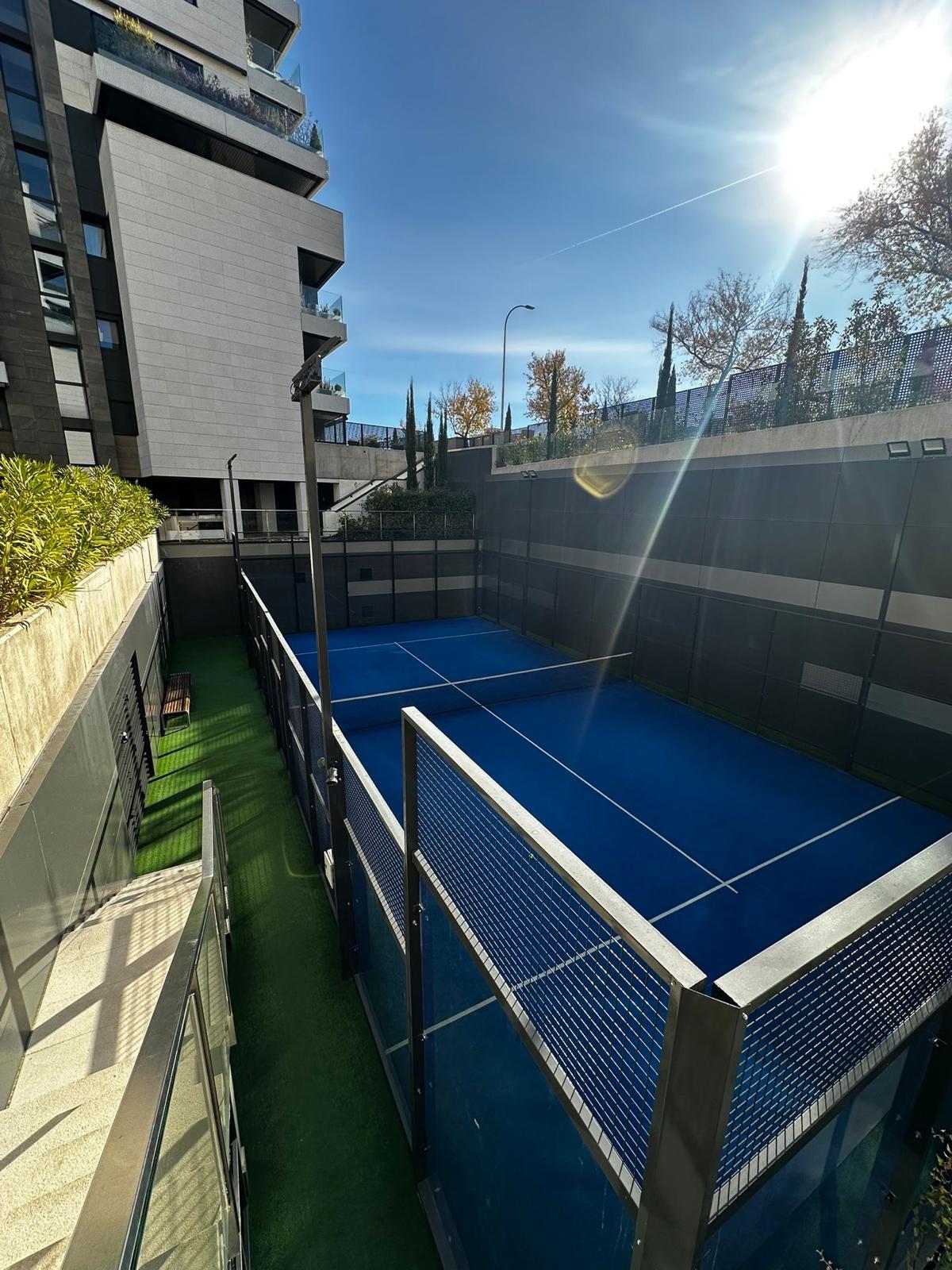 Exclusivo bajo con jardín privado en urbanización de alto nivel  - 34