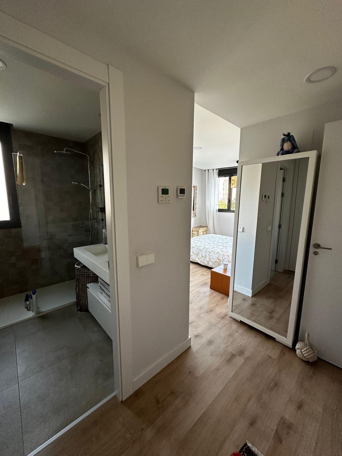 Exclusivo bajo con jardín privado en urbanización de alto nivel  - 12