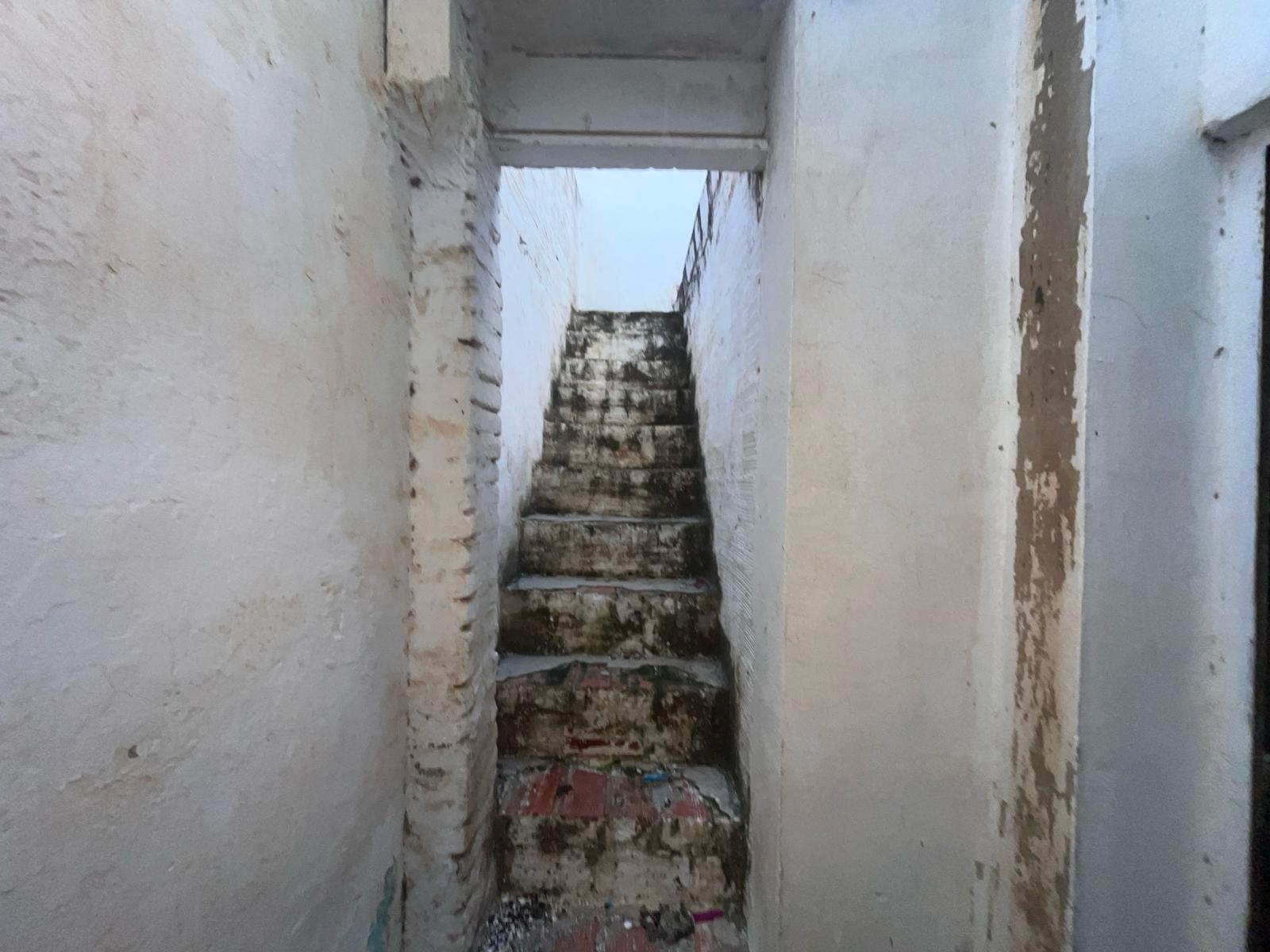 Oportunidad de Inversión: Bajo de 106 m² en la Arteria Comercial de Meliana - 7