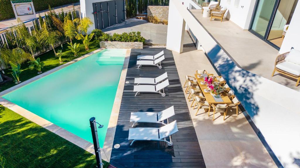 Luxury Villa in Eastern Marbella – A Contemporary Masterpiece - 32