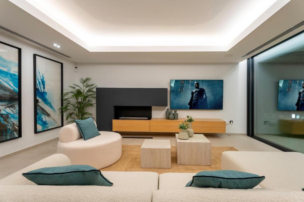 Luxury Villa in Eastern Marbella – A Contemporary Masterpiece - 27