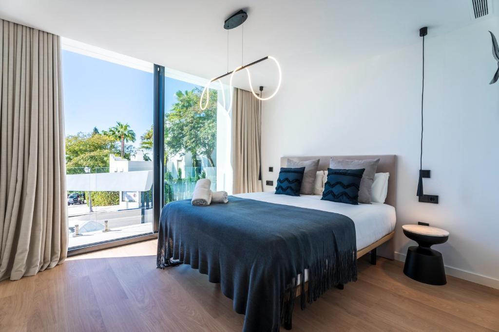 Luxury Villa in Eastern Marbella – A Contemporary Masterpiece - 25