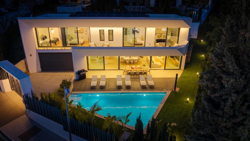Luxury Villa in Eastern Marbella – A Contemporary Masterpiece - 37