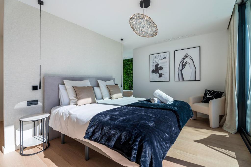 Luxury Villa in Eastern Marbella – A Contemporary Masterpiece - 15