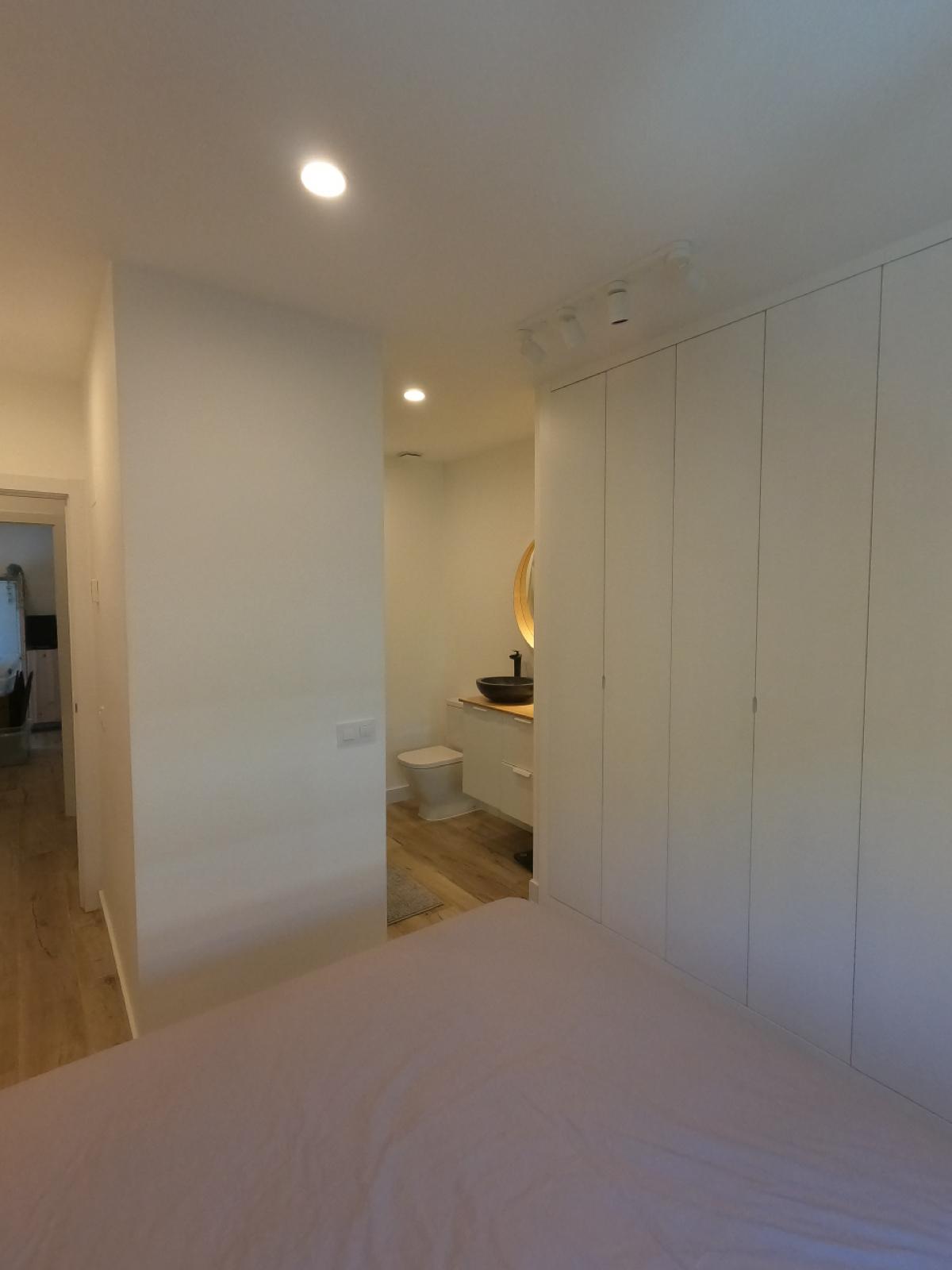 Gran Oportunidad de inversión en Valdeacederas. Piso reformado con garaje y alquiler vigente - 15