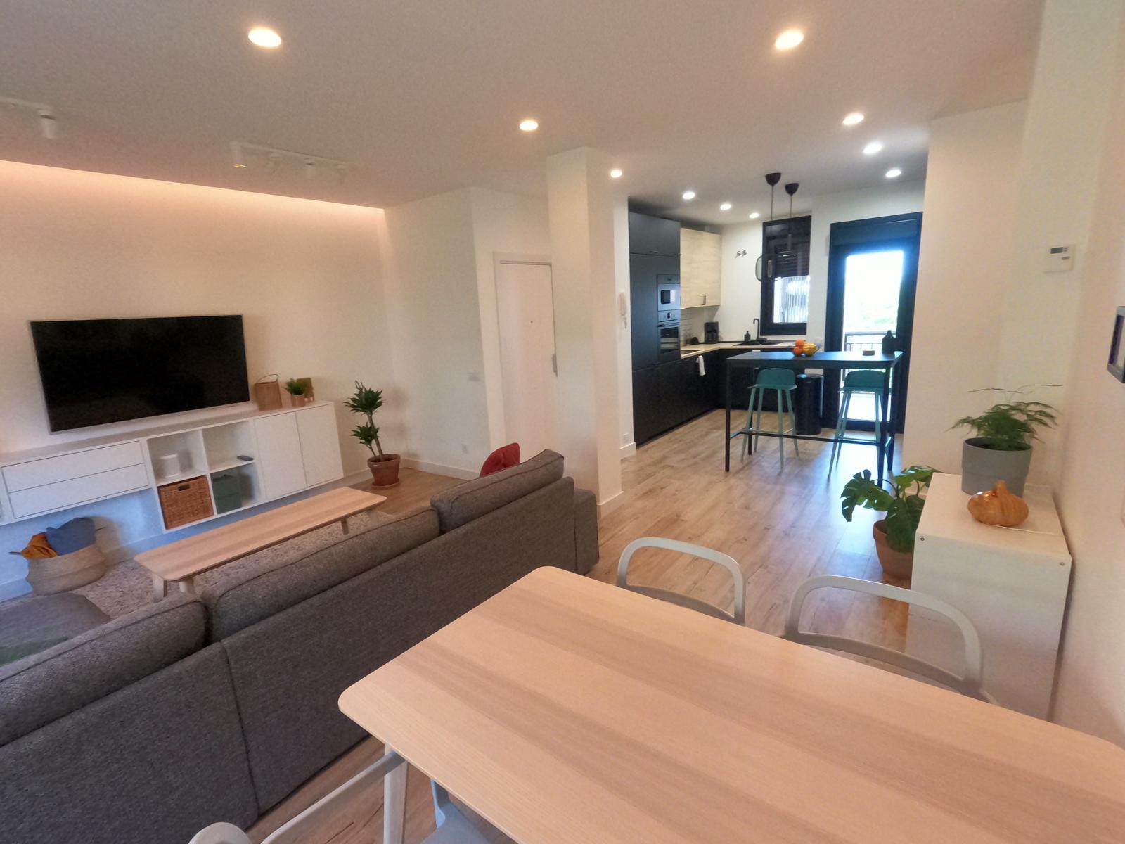 Gran Oportunidad de inversión en Valdeacederas. Piso reformado con garaje y alquiler vigente - 6