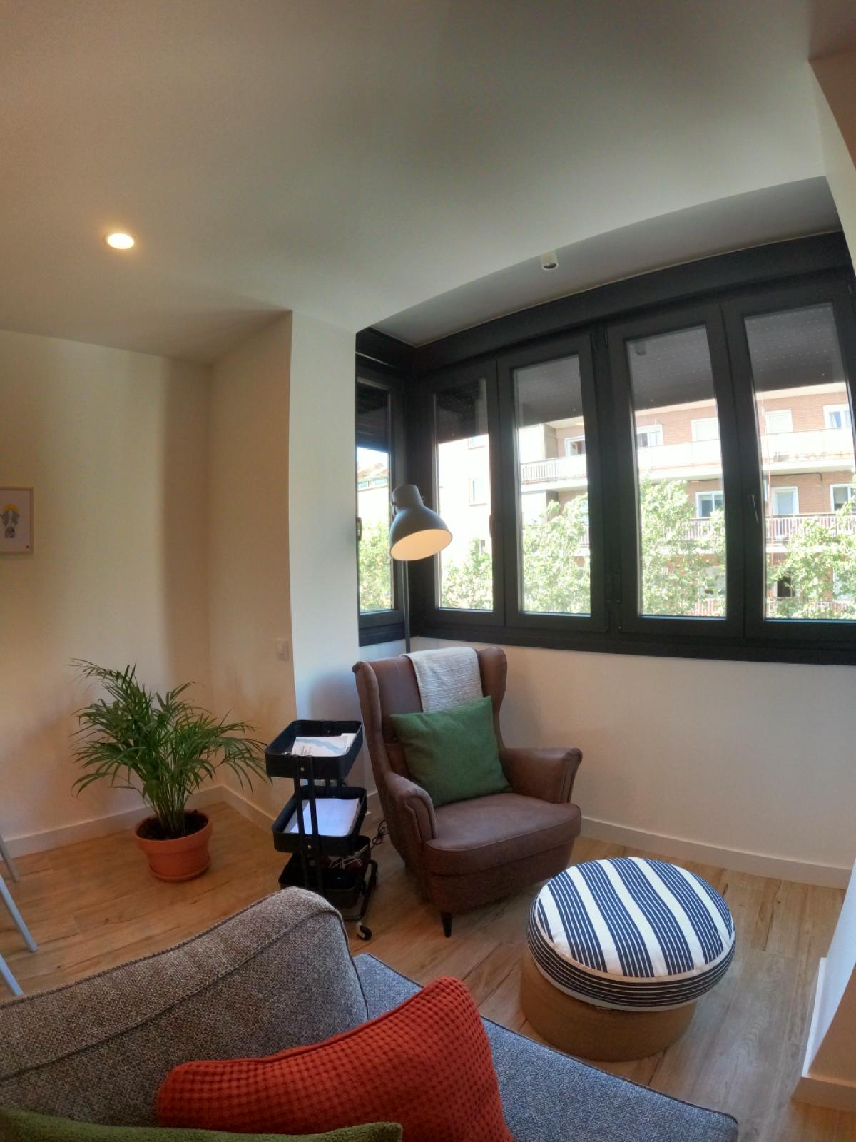 Gran Oportunidad de inversión en Valdeacederas. Piso reformado con garaje y alquiler vigente - 3