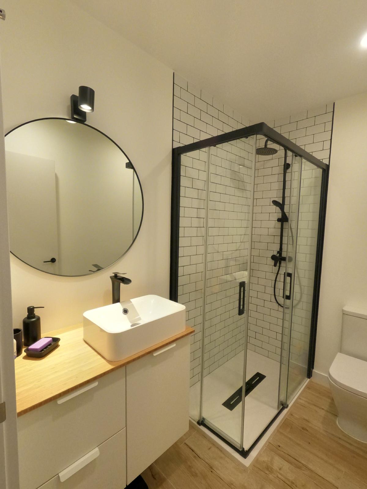 Gran Oportunidad de inversión en Valdeacederas. Piso reformado con garaje y alquiler vigente - 19