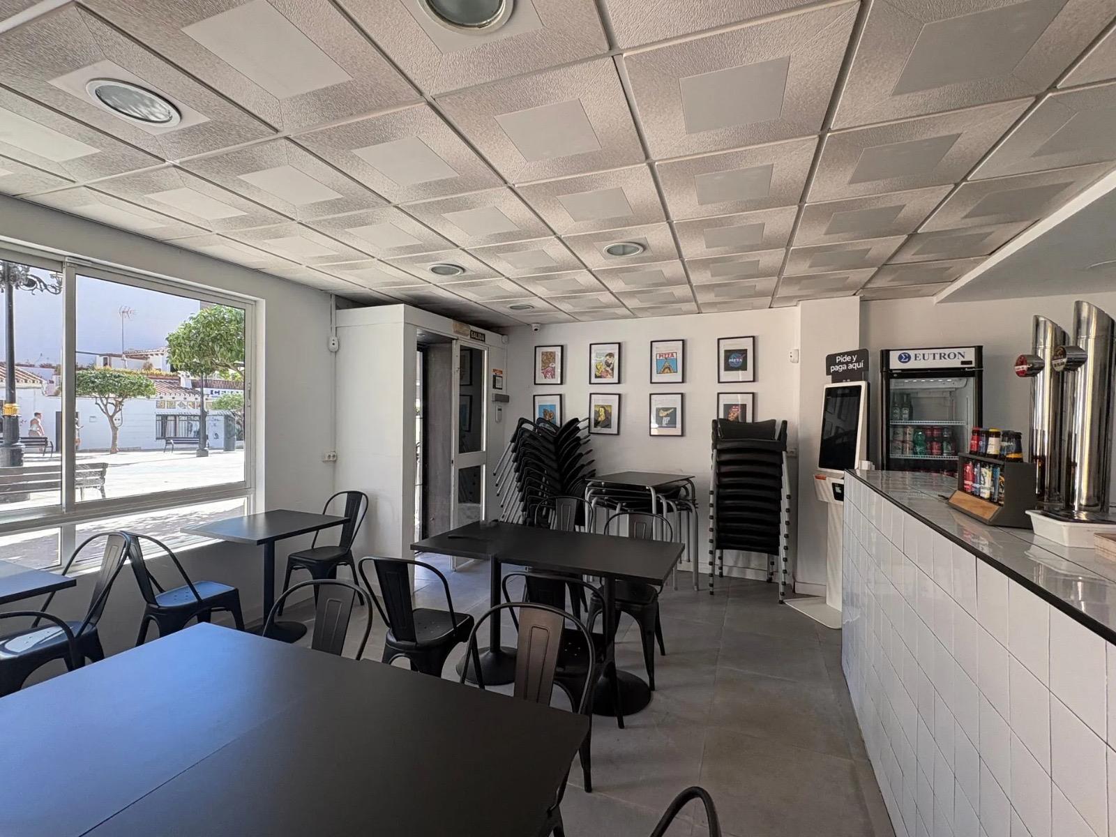 Traspaso de Negocio en Calle Córdoba - 2