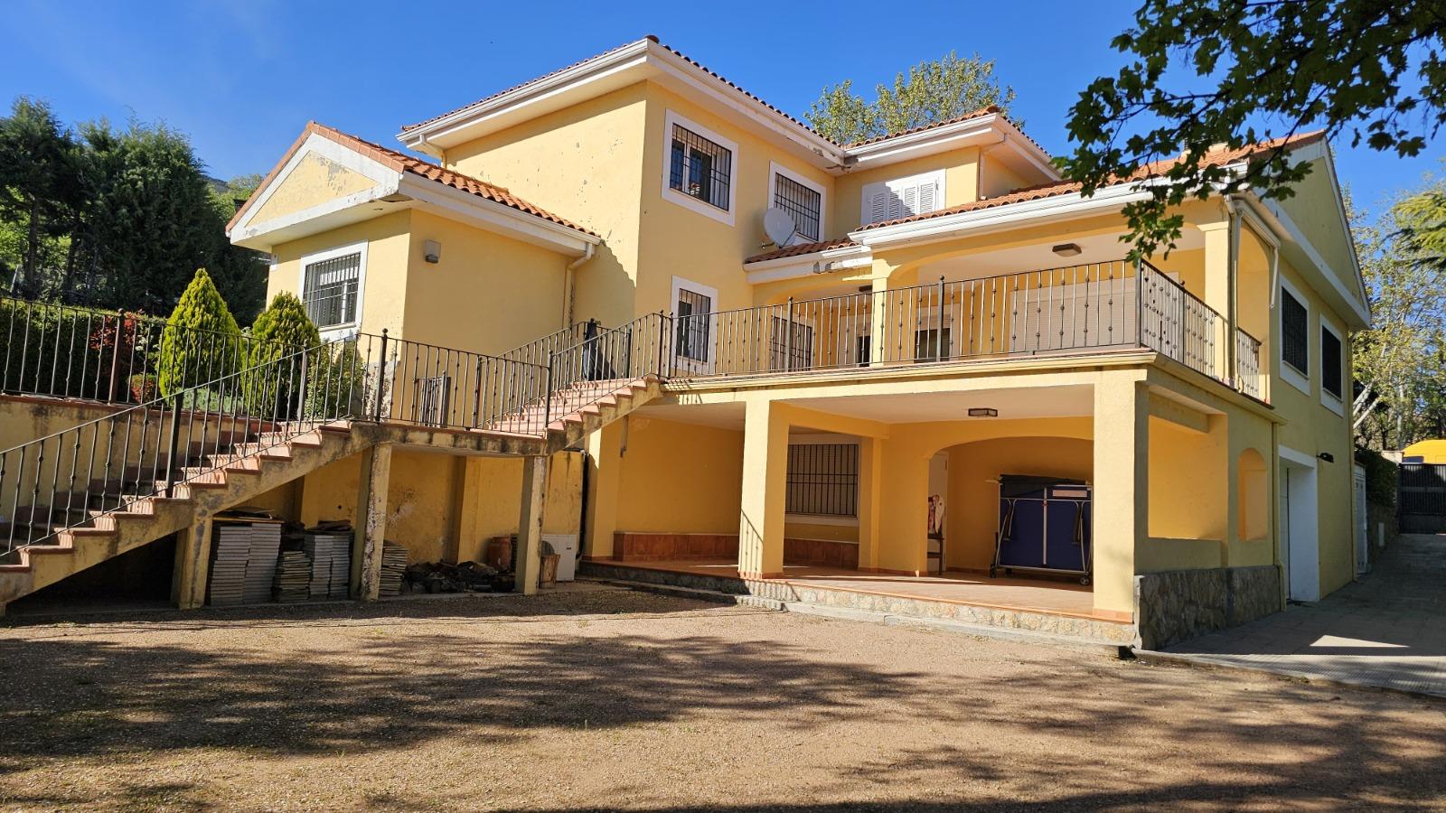 Chalet Independiente en venta en San Lorenzo de El Escorial - 3