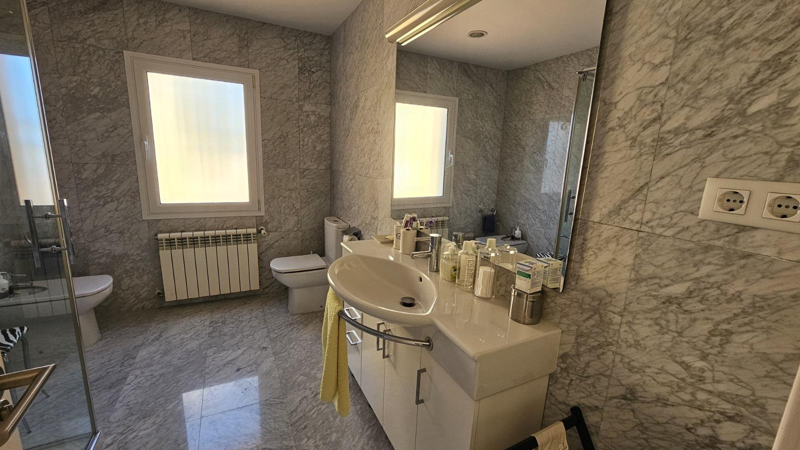 Chalet Independiente en venta en San Lorenzo de El Escorial - 24