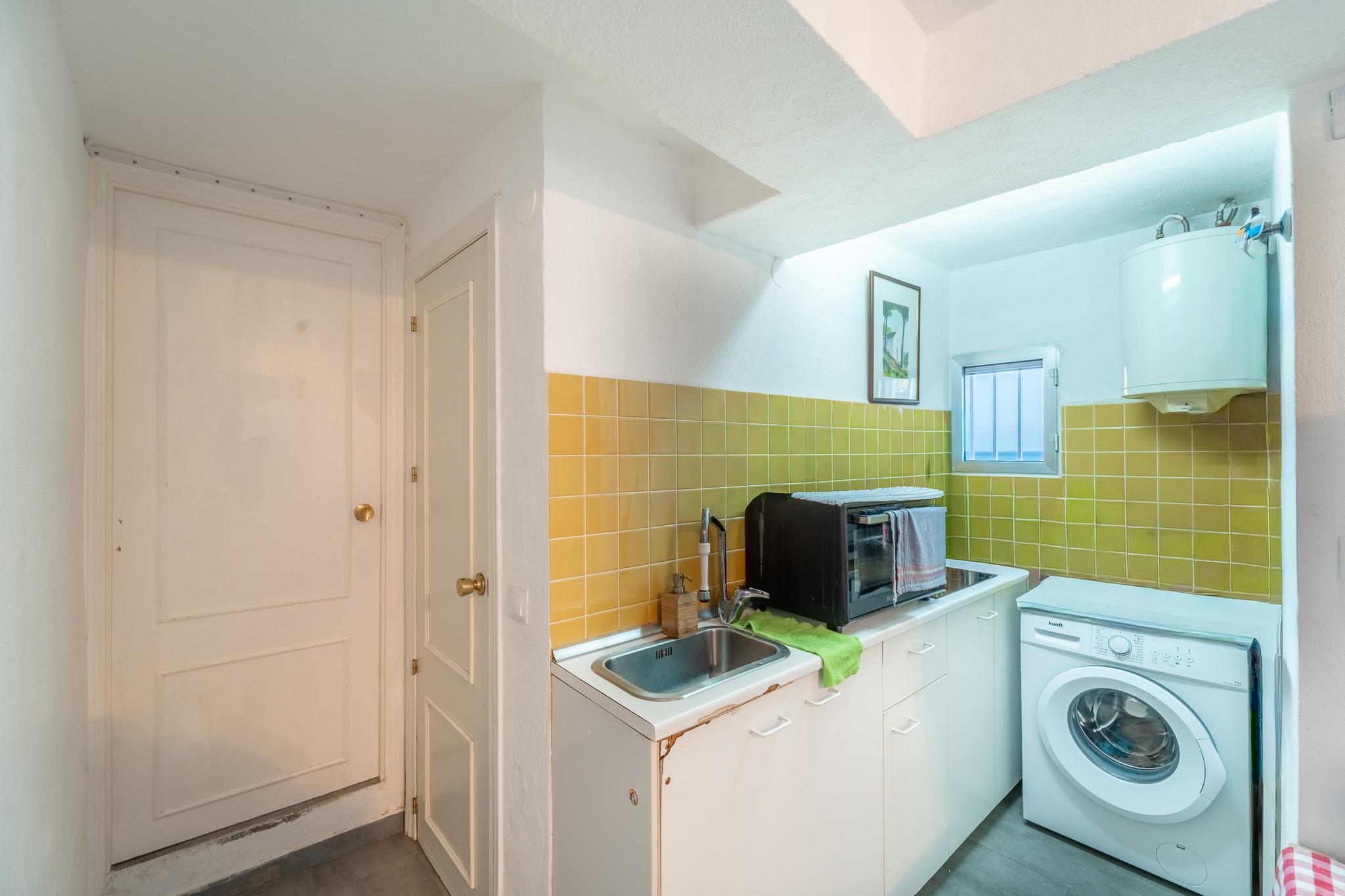 Local con posibilidad de cambio de uso en excelente ubicación – Av. Carvajal, Fuengirola - 9