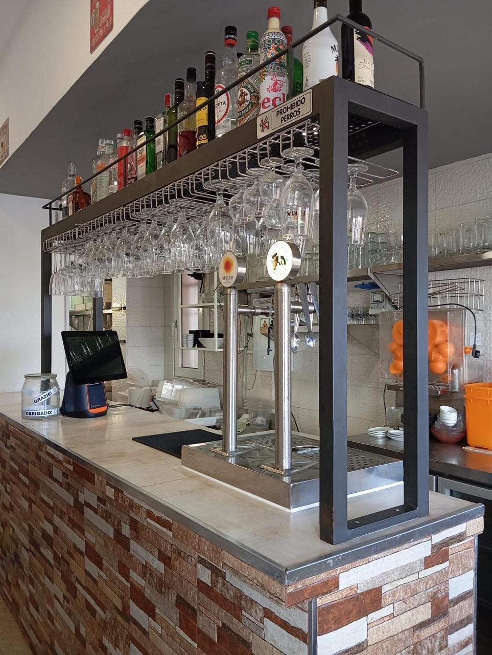 Traspaso de hamburguesería con salida de humos y gran terraza en Torremolinos - 15