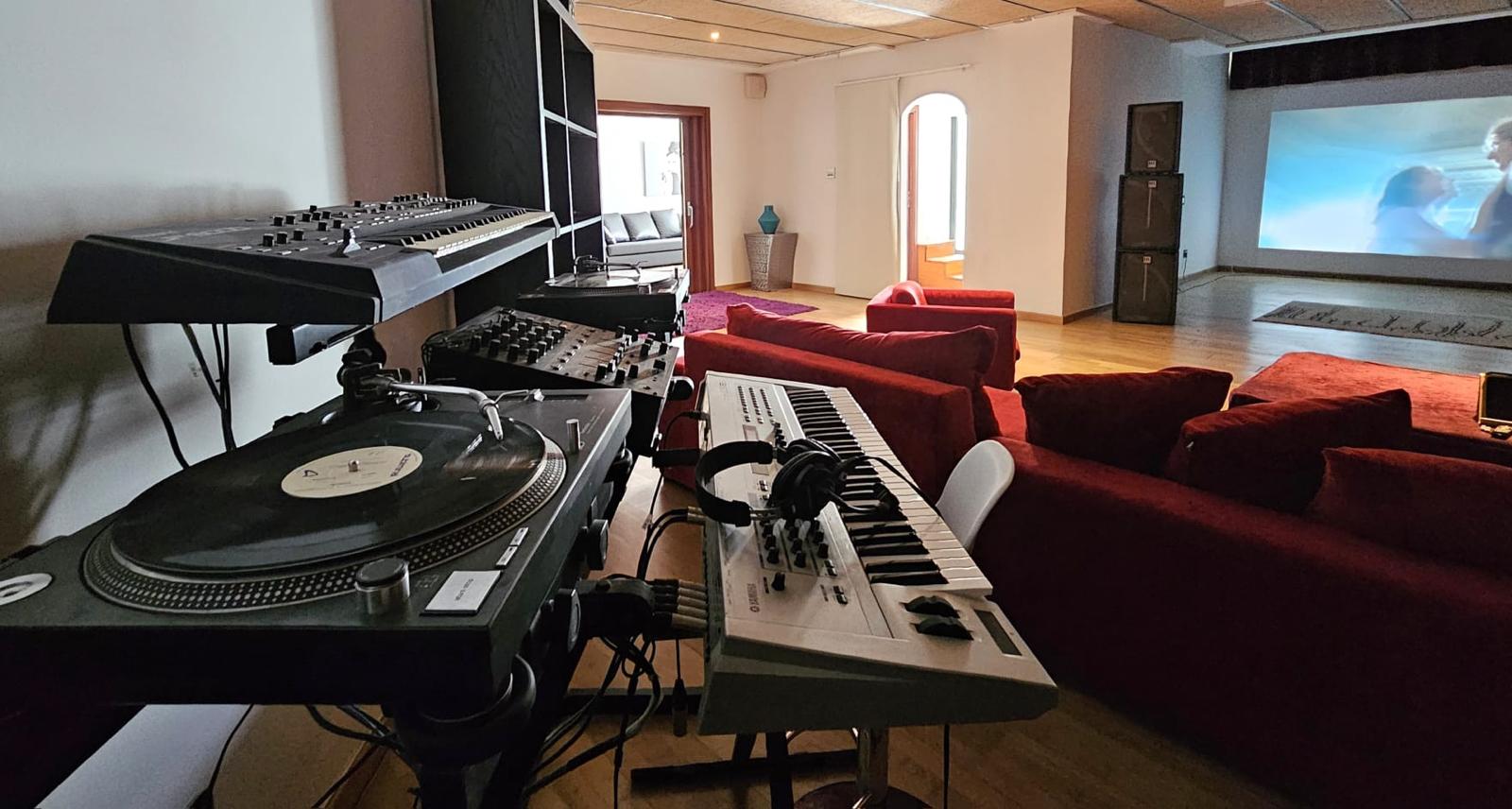 Meravillosa  Villa En Venta En La Urbanización De Can Furnet  - 36