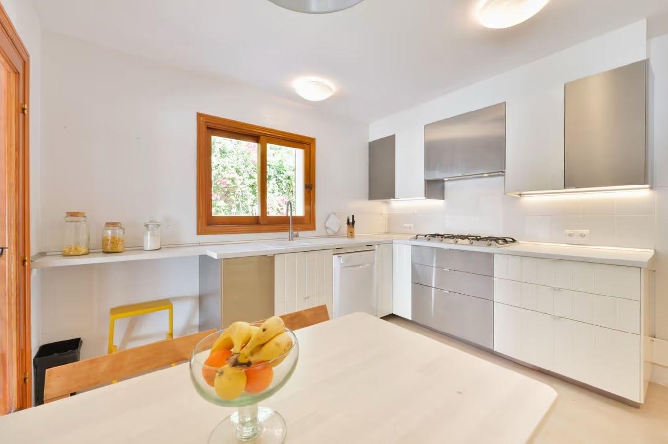 Villa de lujo con vistas al mar y licencia turística en Can Furnet - 13