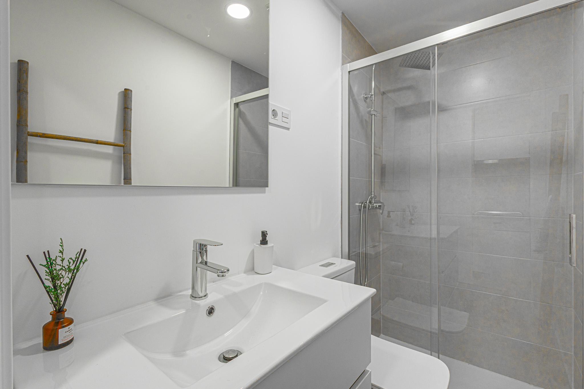 Piso en Venta - C. de Gonzalo Herrero - 20