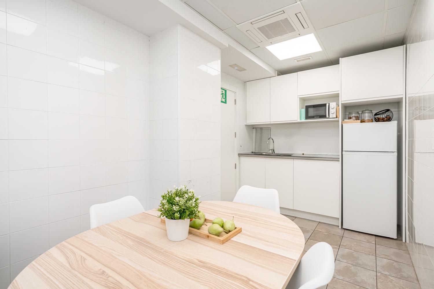 Local en Alquiler en C. Alcalá - 46