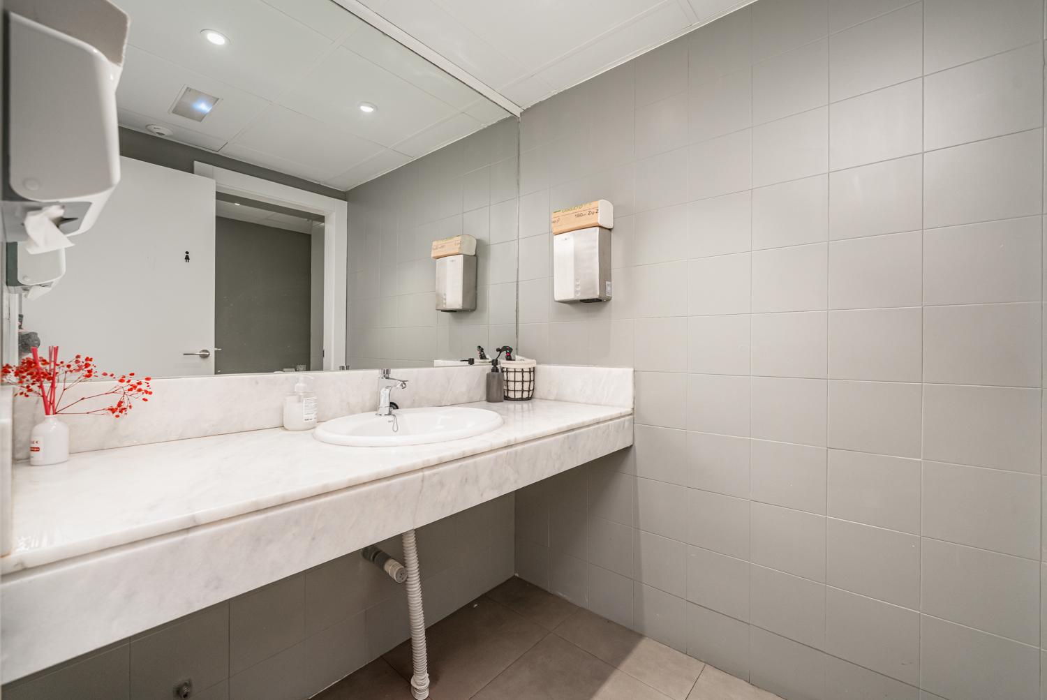 Local en Alquiler en C. Alcalá - 49