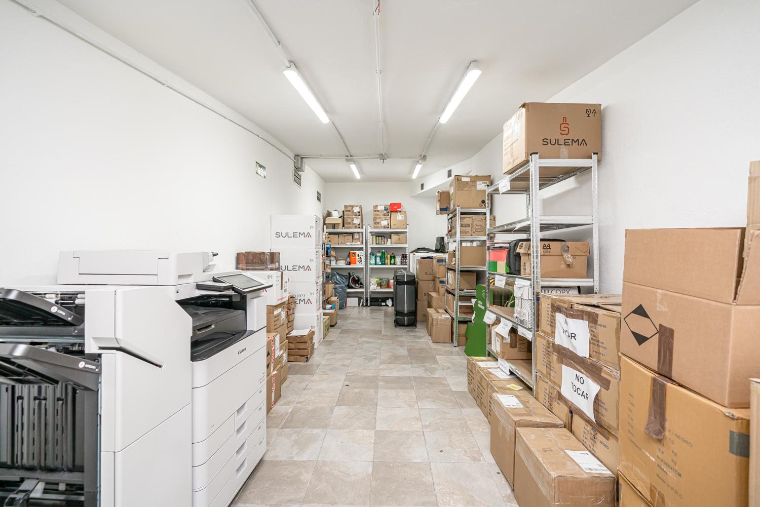 Local en Alquiler en C. Alcalá - 38