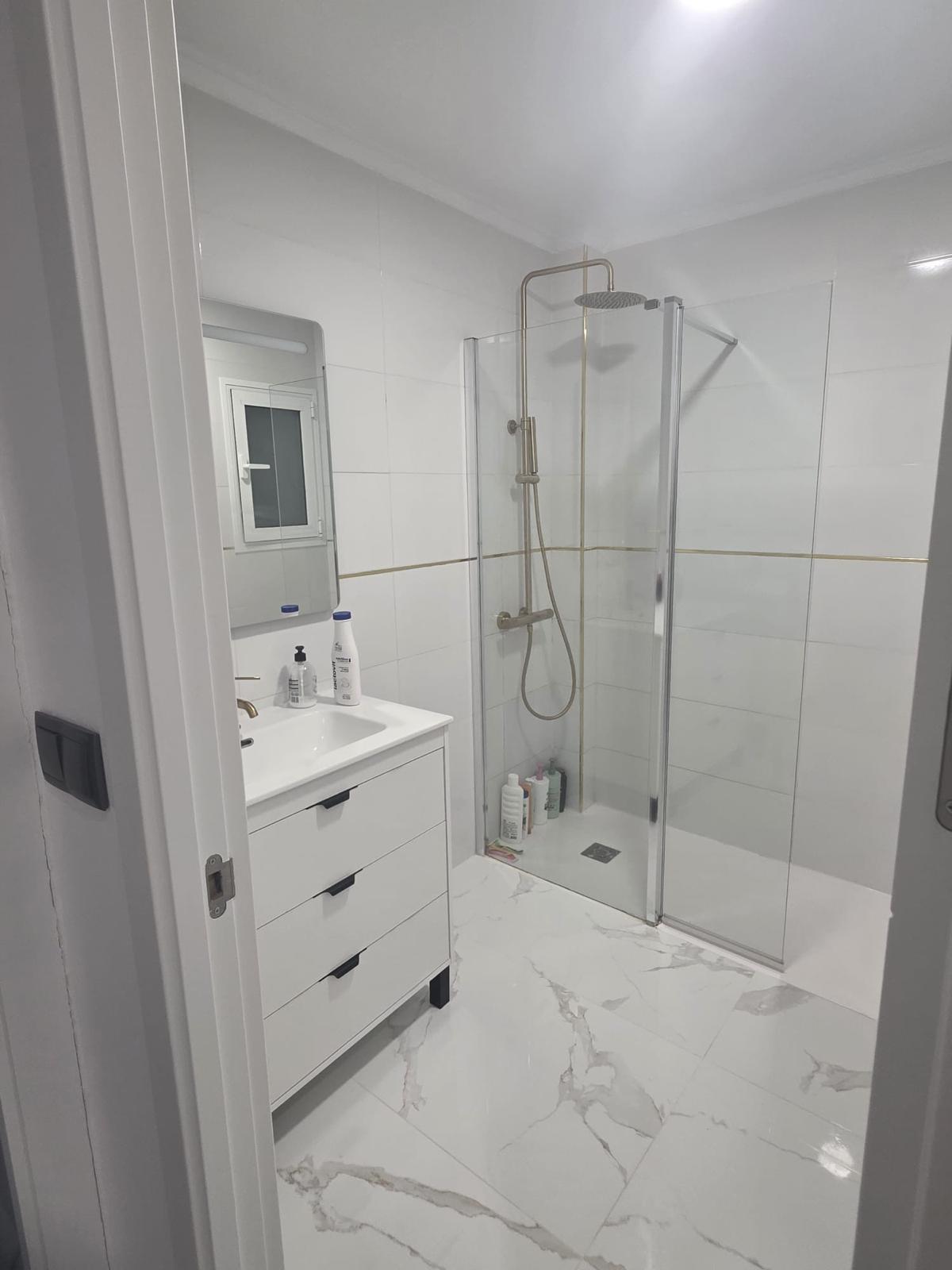 Piso en Venta en Calle Santos Abdon Y Senen - 26