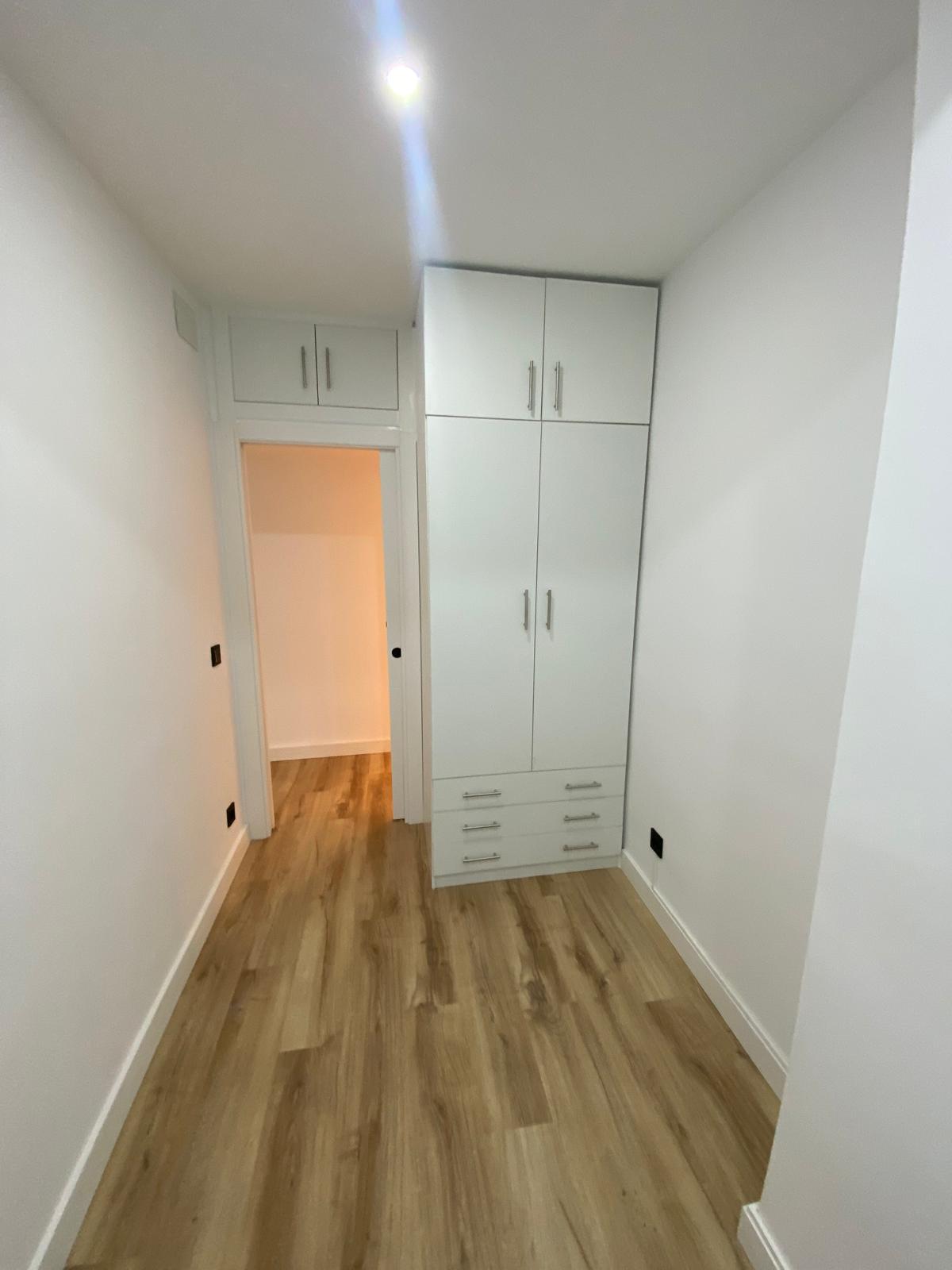 Piso en Venta en Calle de la Virgen del Espino - 12