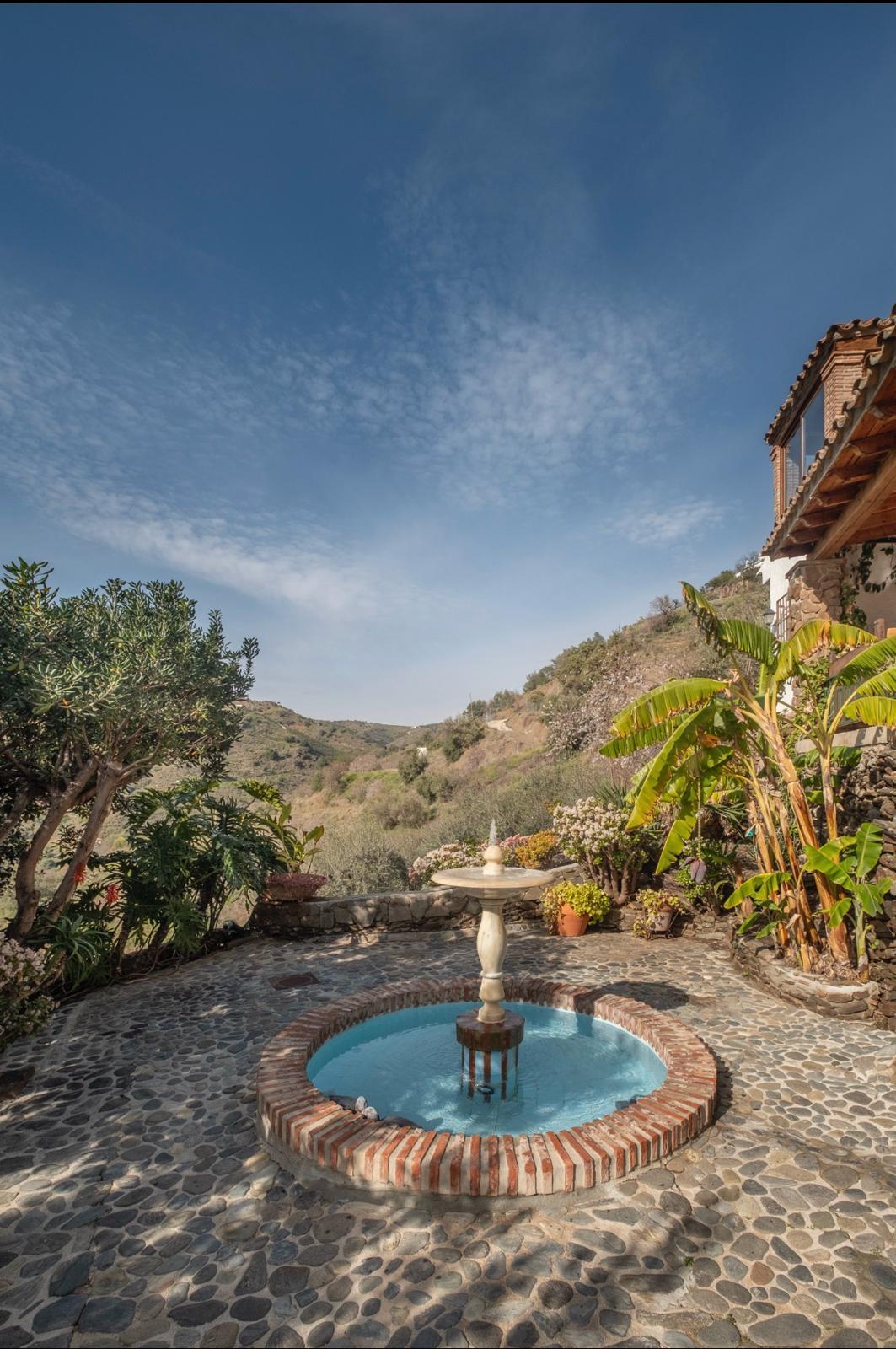 Villa en Venta en - Sayalonga - 38