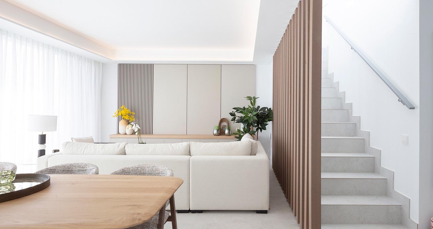 Santa Clara Homes Marbella: Luxury Coastal Living with Private Pool, Solarium & Panoramic Views - 11