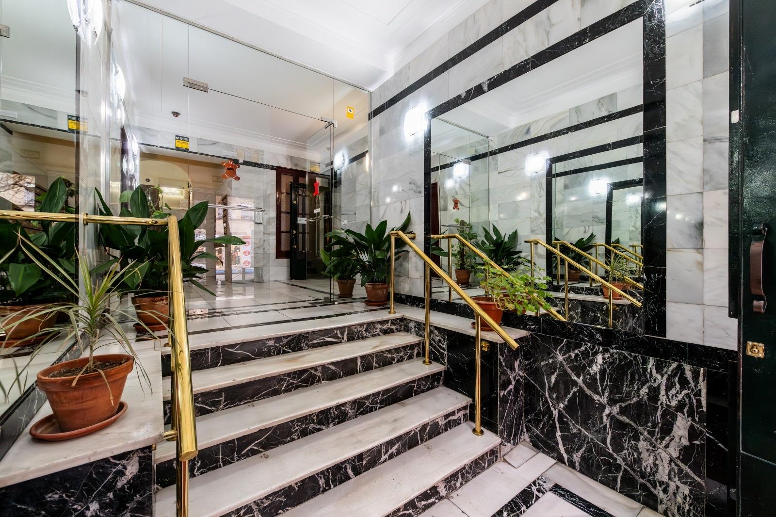 Piso en Venta en C. Alcalá - 27