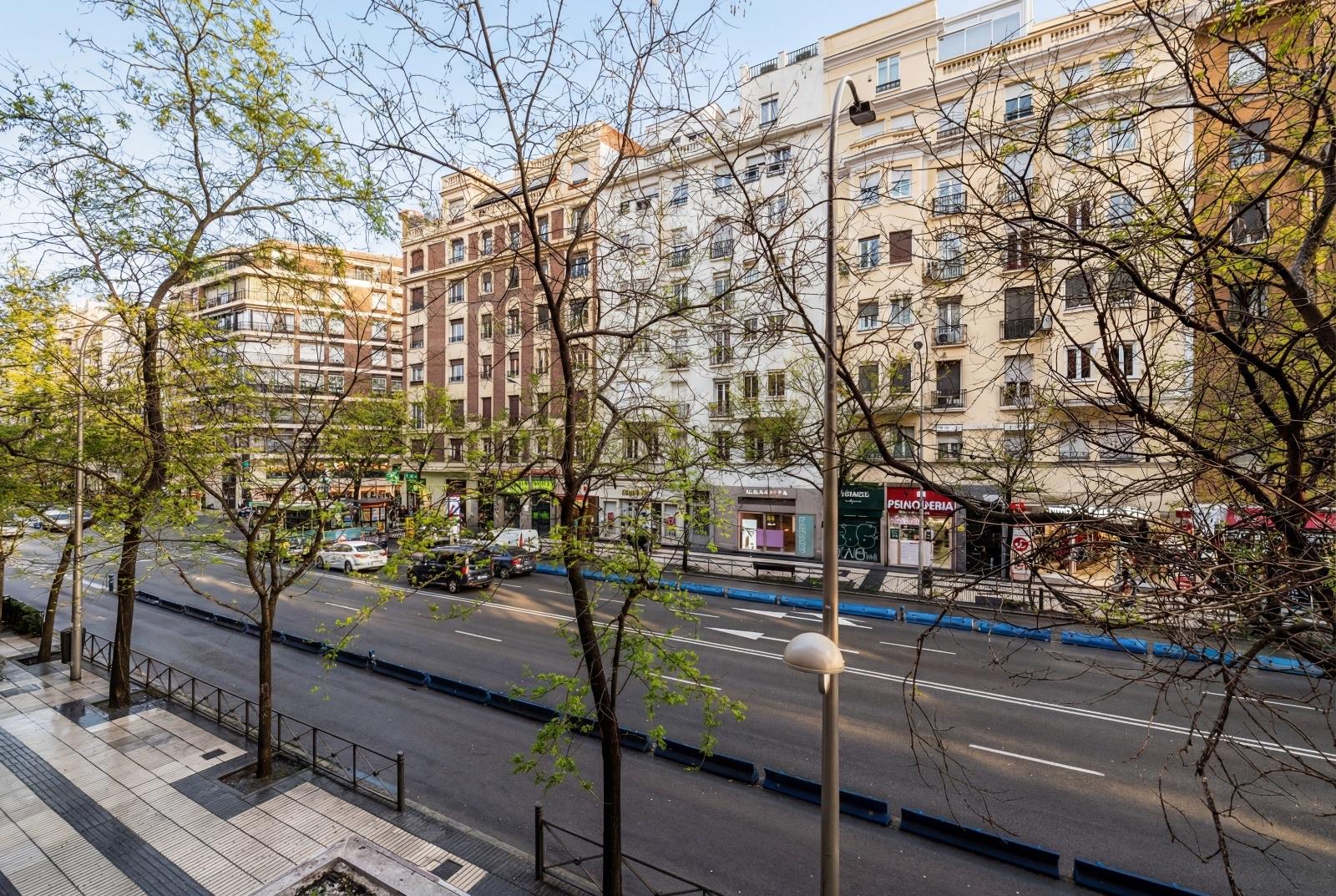 Piso en Venta en C. Alcalá - 29