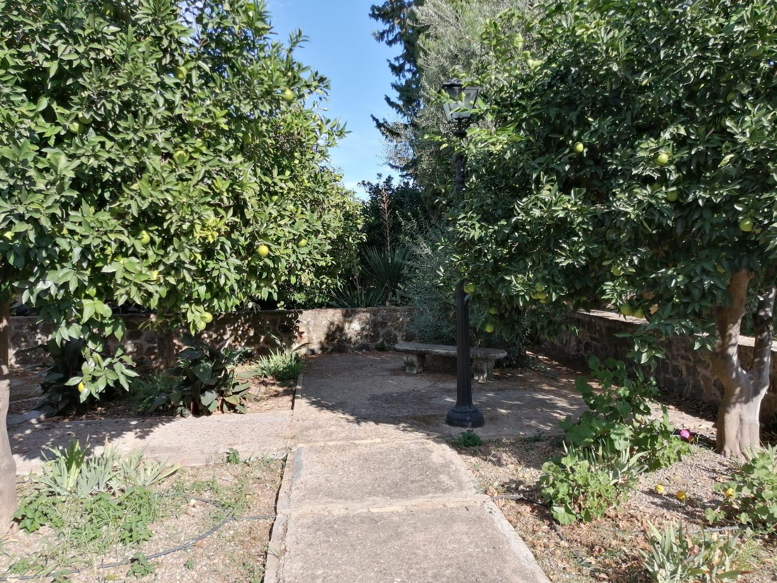 Casa Rústica en Venta en C. Pablo Picasso - 23