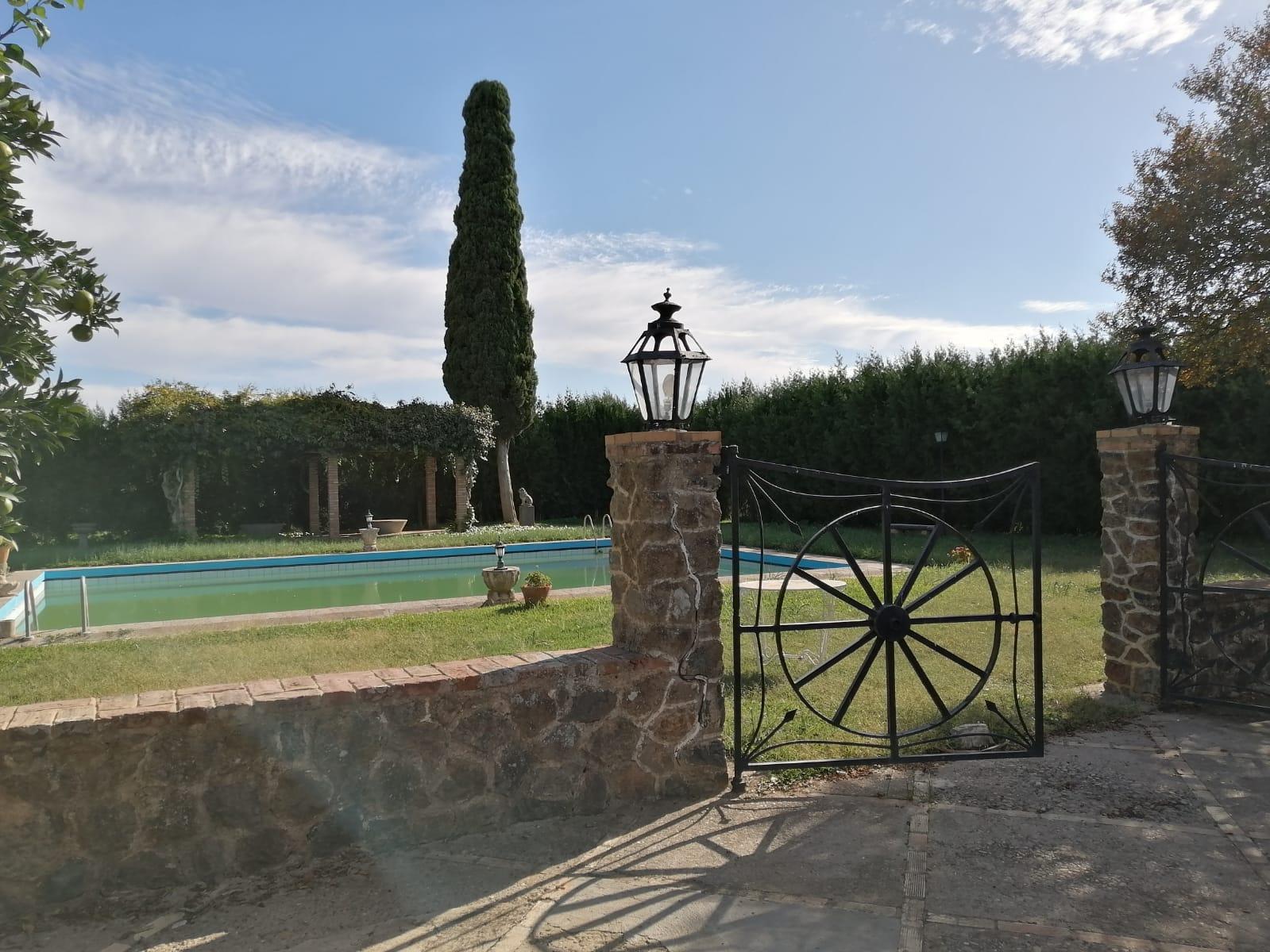 Casa Rústica en Venta en C. Pablo Picasso - 2