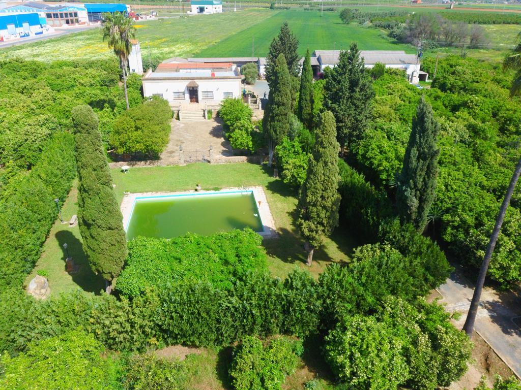 Casa Rústica en Venta en C. Pablo Picasso - 12