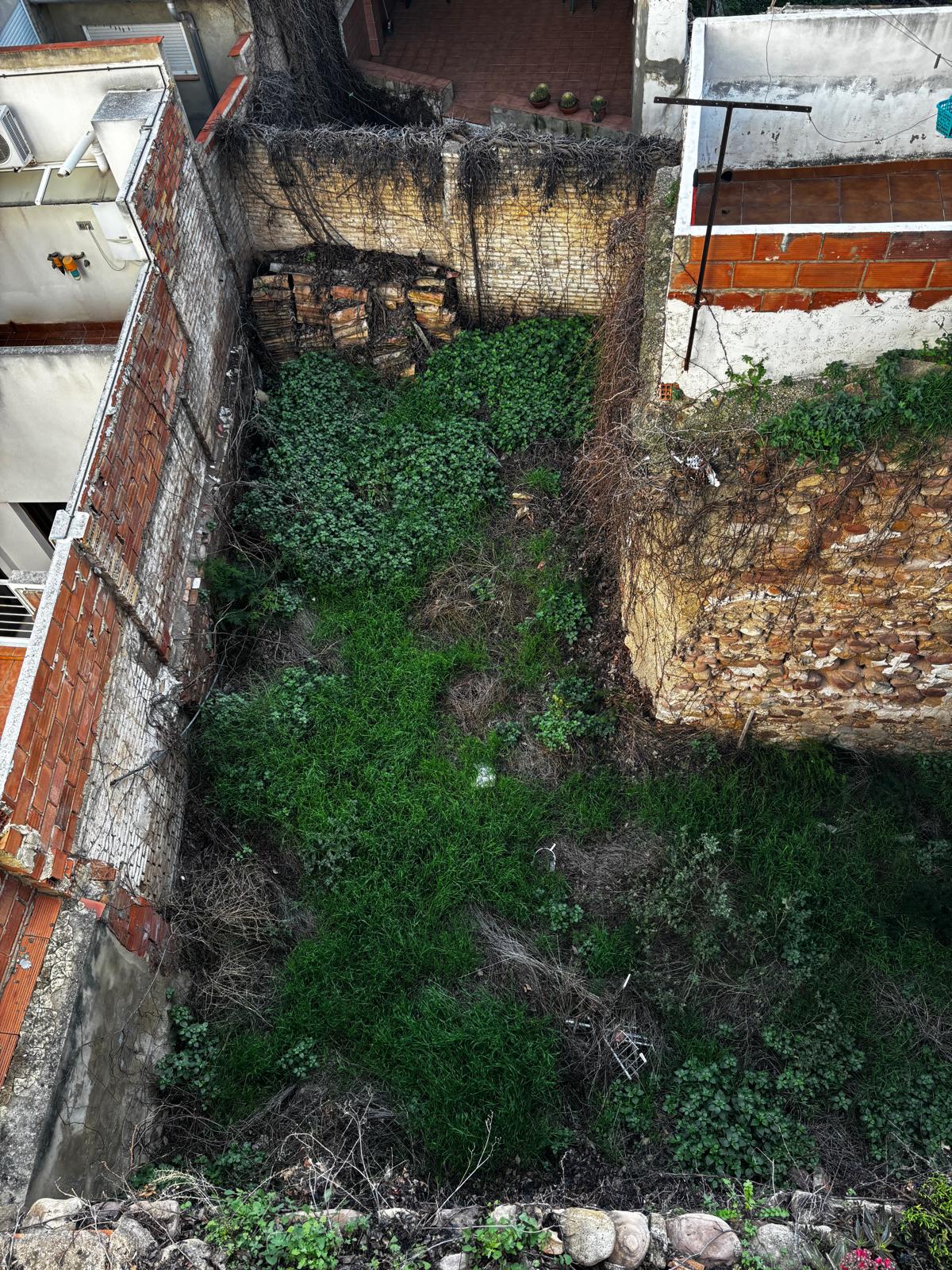 Terreno Comercial en Venta en C. Mayor - 2