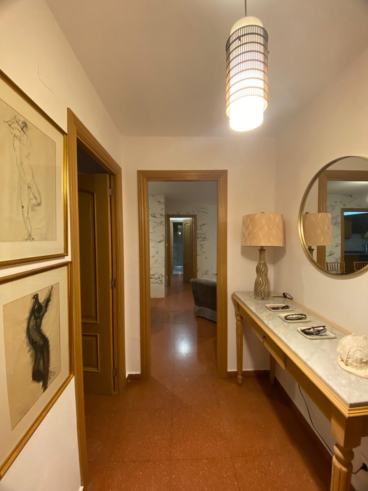 Piso en Venta en Carrer la Reina Calafia - 21