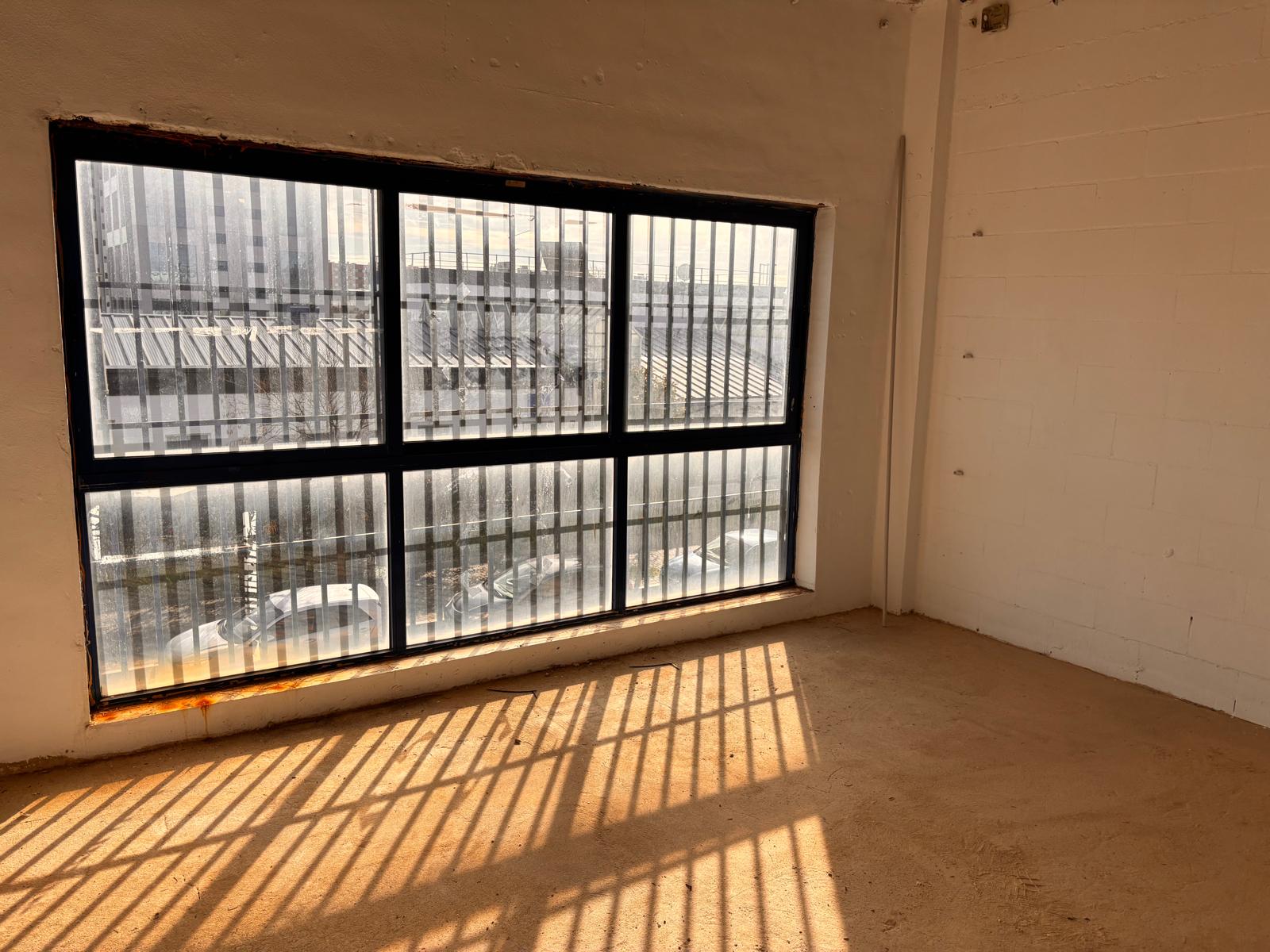 Nave en Venta en C. Geología - 4