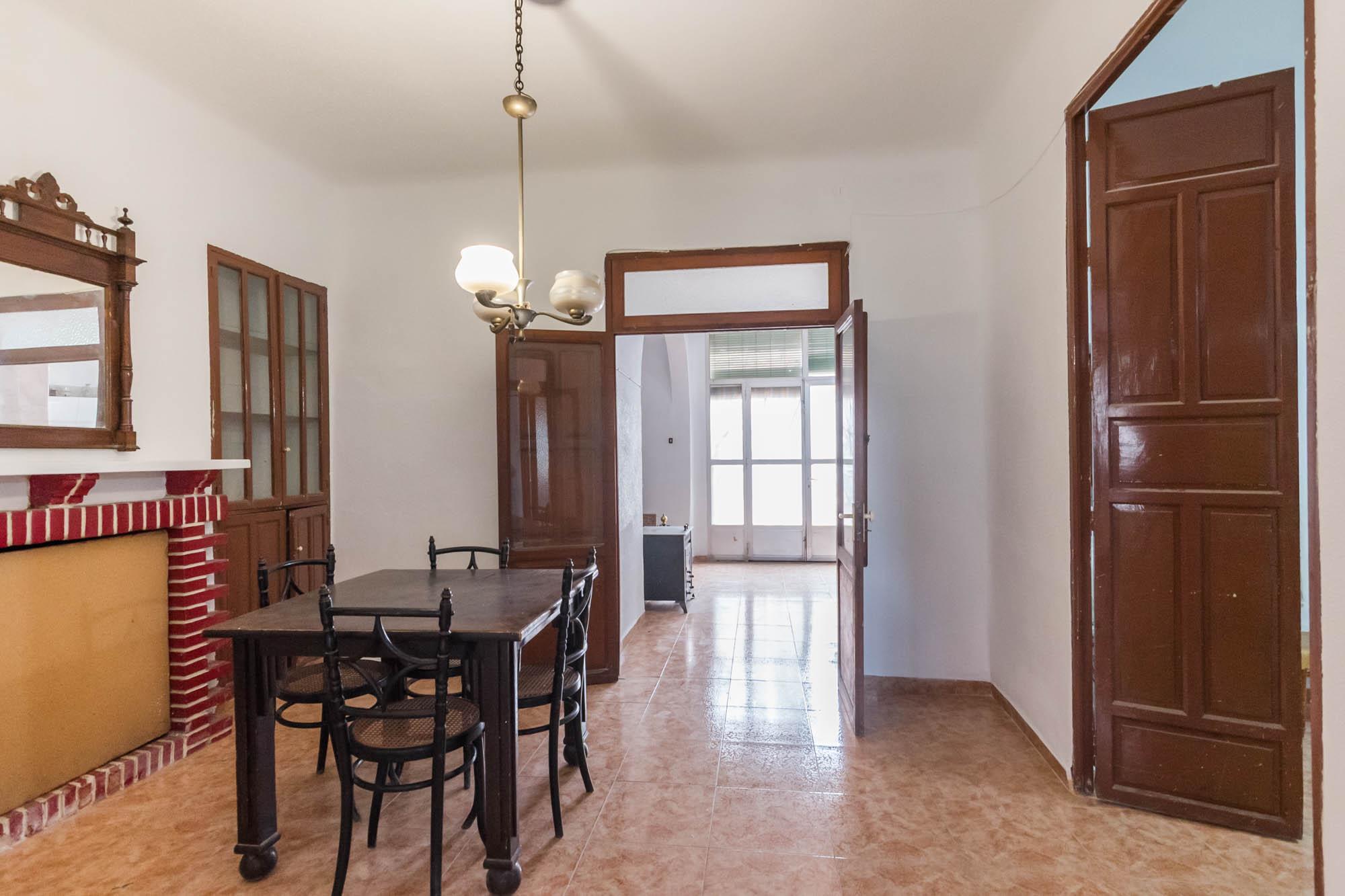 Casa Adosada en Venta en C. Mayor - 21