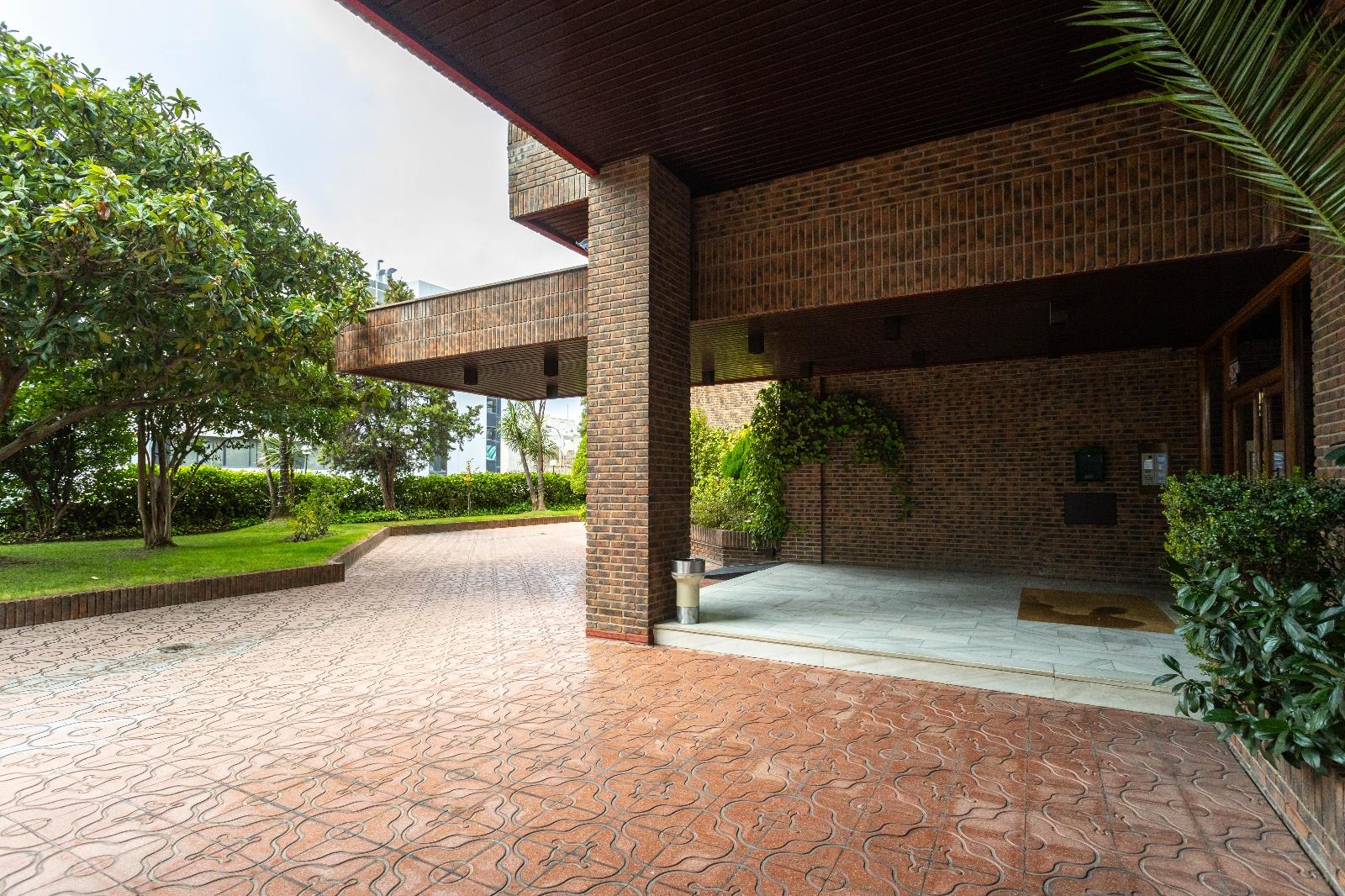 Piso en Venta en C. de Emilio Vargas - 37