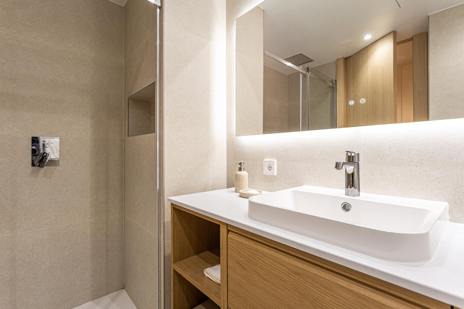 Piso en Venta en C. de Emilio Vargas - 16