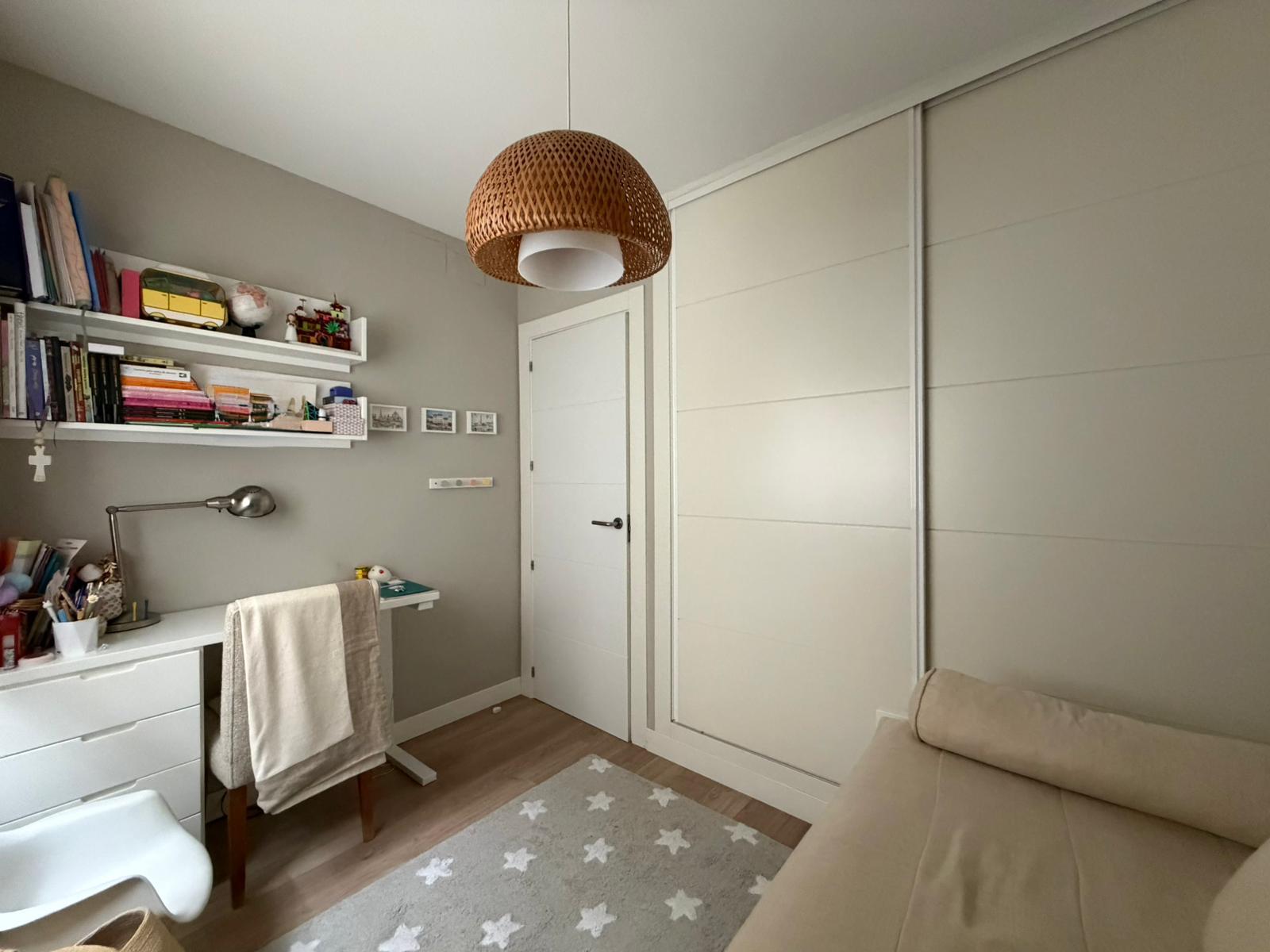 Piso en Venta en C. de Clara del Rey - 7