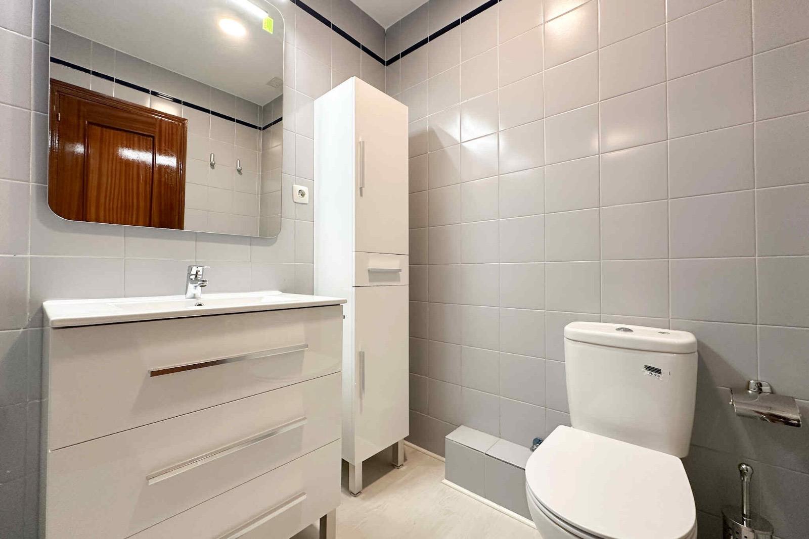 Piso en Alquiler en C. Naciones - 11