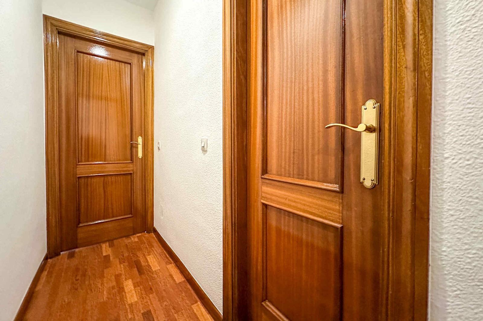 Piso en Alquiler en C. Naciones - 13