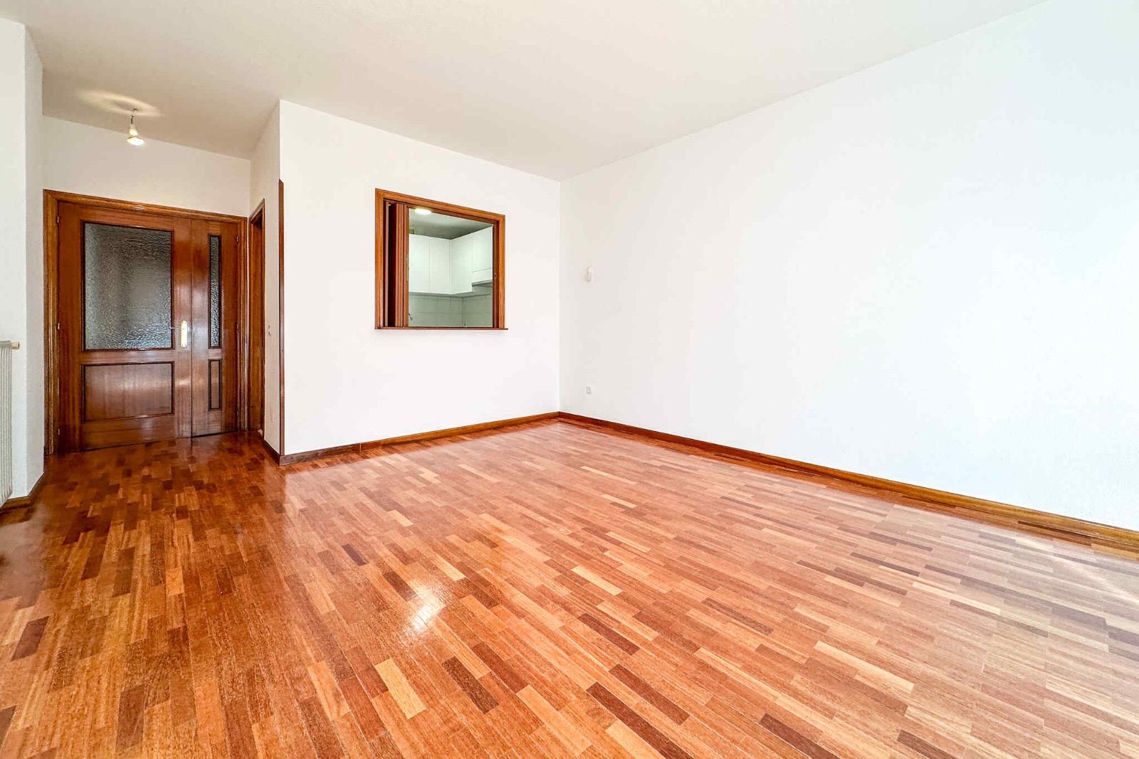 Piso en Alquiler en C. Naciones - 4